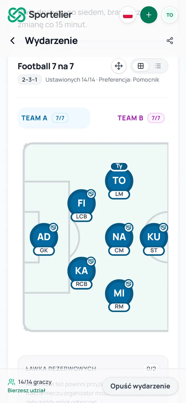 Football 7 na 7 w ustawieniu 2–3–1: ustawionych 14 z 14, po siedmiu graczy w Team A i Team B.